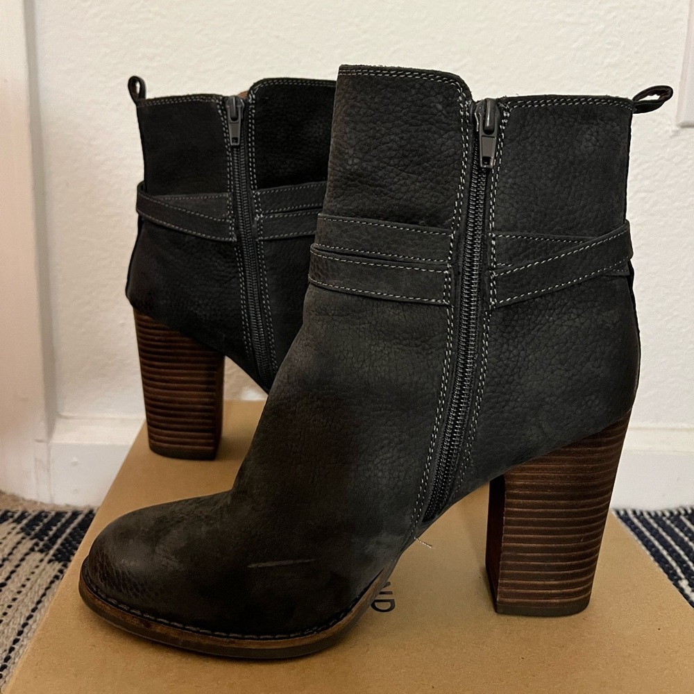 Lucky Brand Latonya Heeled Bootie - Picture 12 of 14